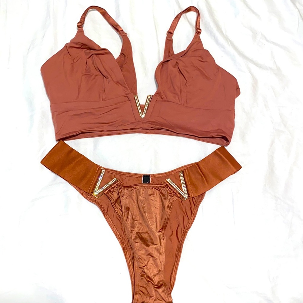Baiting suit